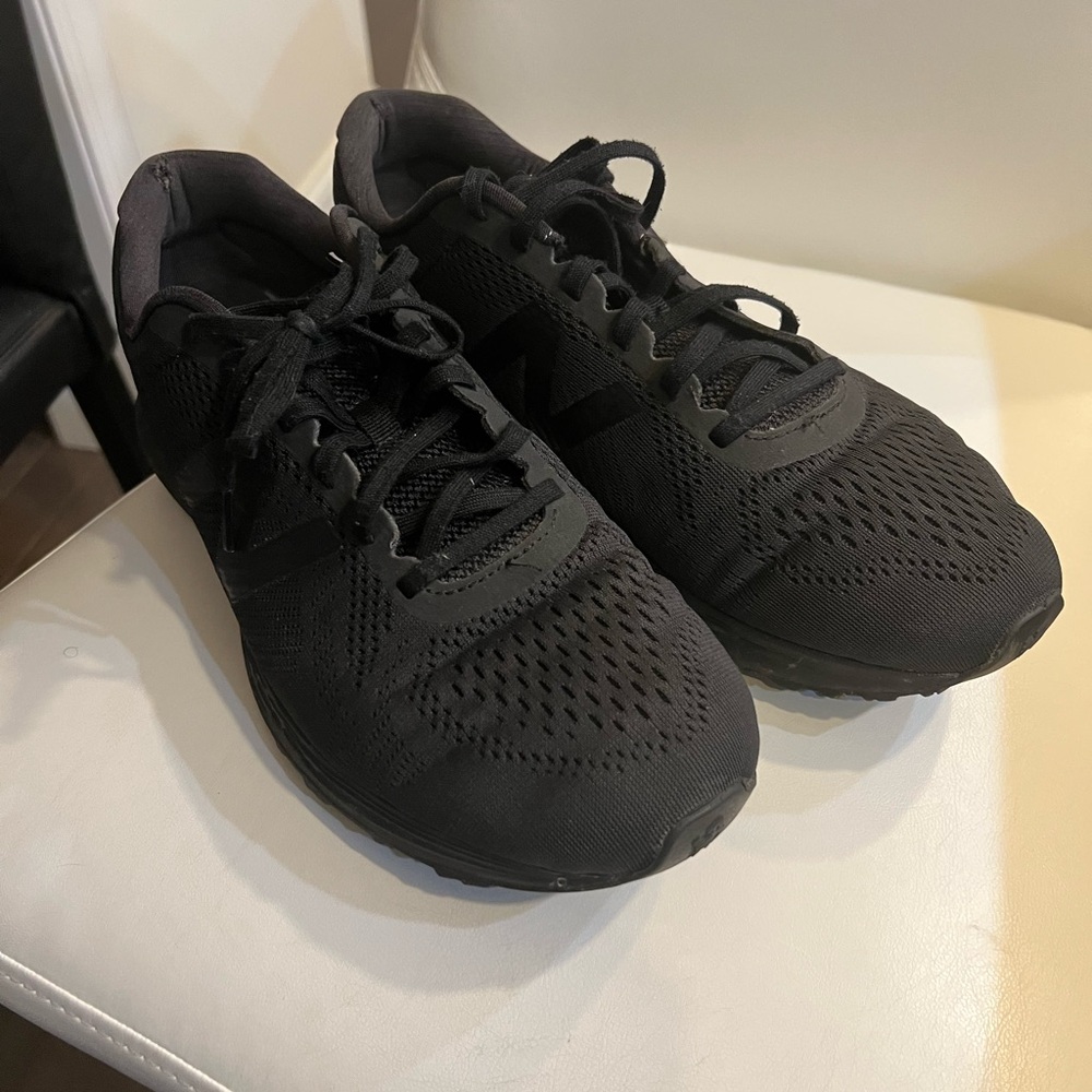 Men's Black Athletic Shoes